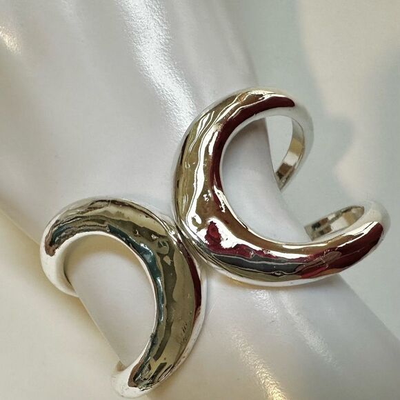 Robert Lee Morris Jewelry - Robert Lee Morris hinged silver tone sculptural bangle bracelet
